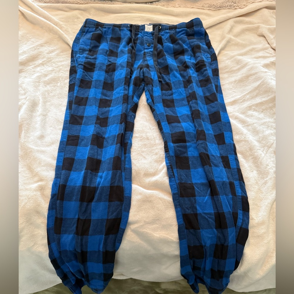 Men’s American Eagle Outfitters Blue and Black Plaid PJ Bottoms - Picture 2 of 7